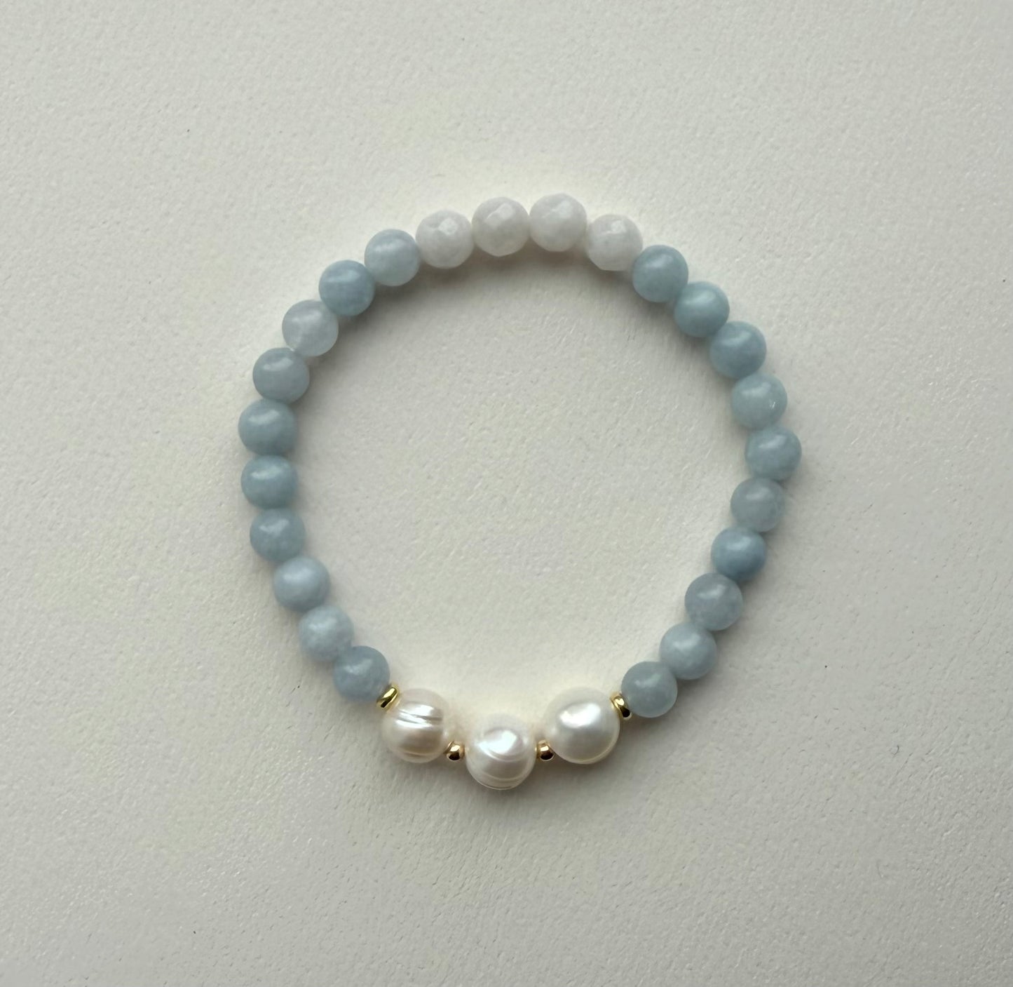 Aquamarine Stretch Bracelet with Pearls and Quartz