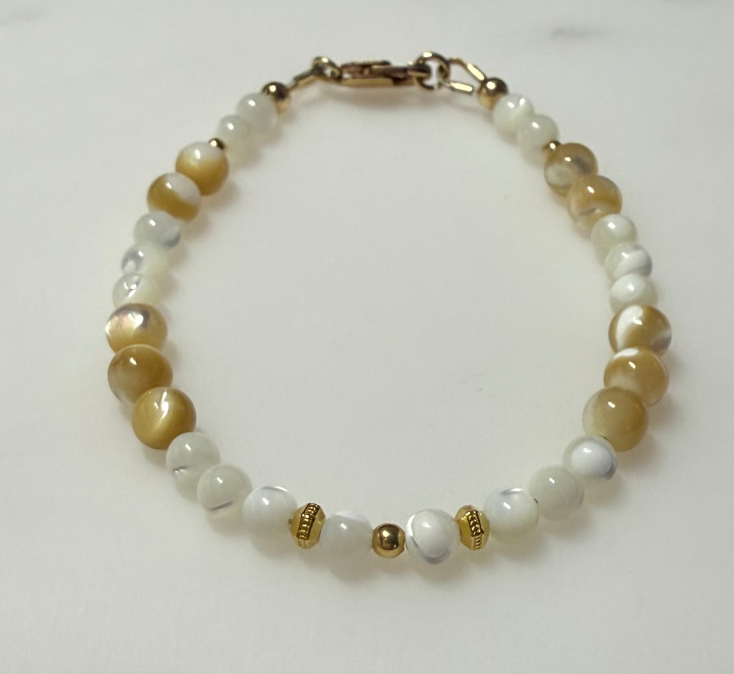 Mother of Pearls Beads Bracelet