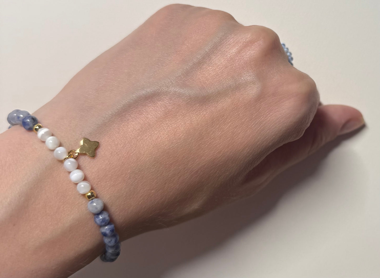 Sodalite and Shell Bead Bracelet with Clover Charm