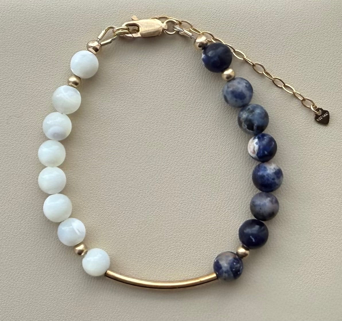 Sodalite with Mother of Pearls Beads Bracelet