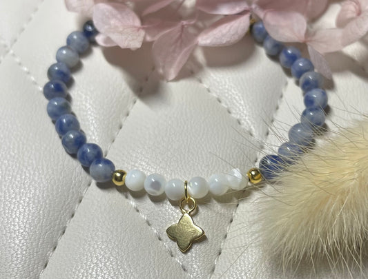 Sodalite and Shell Bead Bracelet with Clover Charm